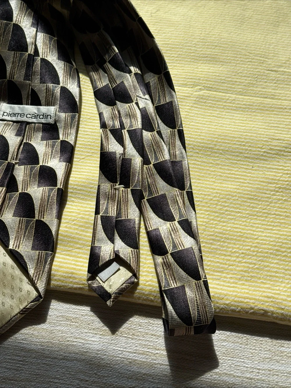 Men's Pierre Cardin 100% silk Black Gold Geometric Tie vintage